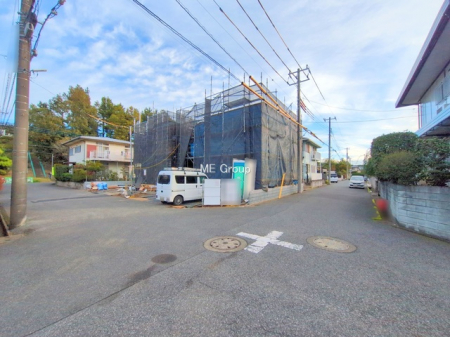 nOώʐ^@`Exterior`@OʓHF 6m A 5.9m @ẅˌĂ𒆐SƂX݂RƑAӂ͍ĂȂ̂ŁA΂̑ՐÂȎłB