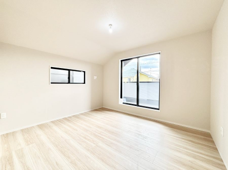 ���̑����ρ@������1�������`Bed Room�`  �u��������������l�v�Ƃ��v�w�ł�����肭�낰��Q���B  �����̉Ǝ��₨�d���ɔ�ꂽ���̓t�J�t�J�̃x�b�g�Ŗ�����Ă��������B�e���r��{�I�������Ă����K�ȍL����������