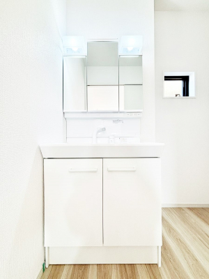 ���ʑ�E���ʏ��@������1�������`Dressing Room�`�@�Â��Ȃ肪���Ȑ��ʏ�����������ƍ̌��Ɗ��C���\�Ȃ̂ŋC�����悭���g�������܂��B�O�ʋ��^�C�v�̐��ʑ�͋������[�ŎU�炩�肪���Ȑ��ʏ����X�b�L����