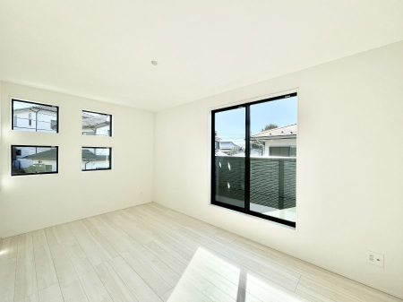 ���̑����ρ@�������Q�������`Bed Room�`  �u��������������l�v�Ƃ��v�w�ł�����肭�낰��Q���B  �����̉Ǝ��₨�d���ɔ�ꂽ���̓t�J�t�J�̃x�b�g�Ŗ�����Ă��������B�e���r��{�I�������Ă����K�ȍL����������