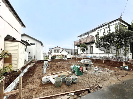 nOώʐ^@Oρ`Exterior`  ՐÂȏZnŎqĉƑɃsb^B  ̂UKȗ΂Ɍb܂ꂽGAŁARɕ܂ꂽ₩ȕ炵邽߂́AƂ肠ZĂ܂B