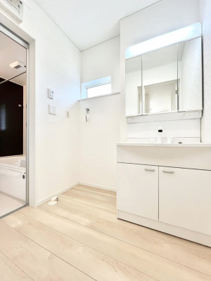 ���̑��@�������R�������`Dressing Room�`�@�Â��Ȃ肪���Ȑ��ʏ�����������ƍ̌��Ɗ��C���\�Ȃ̂ŋC�����悭���g�������܂��B�O�ʋ��^�C�v�̐��ʑ�͋������[�ŎU�炩�肪���Ȑ��ʏ����X�b�L����