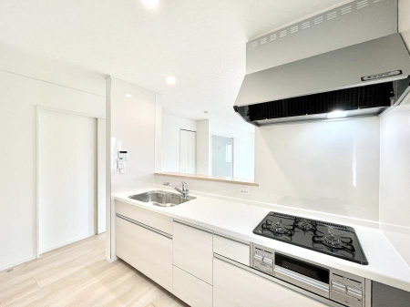 �L�b�`���@�������R�������`Kitchen�`�@�u���������͉�����낤�v����ȃL�b�`���Ȃ�v�������藿�����ł����Ⴂ�܂��B�L�b�`������̓��r���O����]�ł��܂��B�Ƒ����Ȃ��邨�Ƃ������ɂ������܂��B