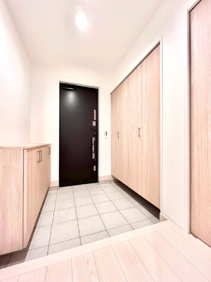 ���ց@�����`Entrance�`�@�Ƃ̒��ł��q�l���}����ŏ��̏ꏊ�ł��錺�ւ́A�Ƃ̈�ۂ��̂��̂ł��I�L�x�Ȍ��֎��[�ŁA����Y��ɕۂ��Ƃ��o���܂��􌺊ւɂ͂����Ղ���[�̉��ʔ��������I