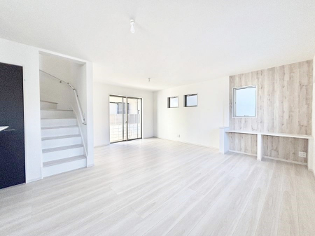 ���r���O�@������1�������`Living�`�@���r���O�ɊK�i�̂���Ԏ��ł���Ƒ��̃R�~���j�P�[�V�������X���[�Y�Ɏ��܂��ˁ��Ƃ肠���炵�ƐS�n�悢�Z�����a���ґ�Ȏ��Ԃ����Ƒ��݂�Ȃł��߂����������B