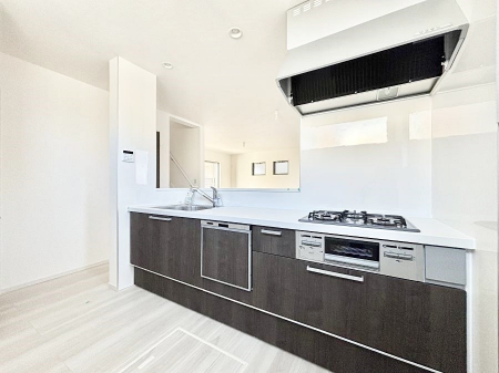 �L�b�`���@������1�������`Kitchen�`�@�u���������͉�����낤�v����ȃL�b�`���Ȃ�v�������藿�����ł����Ⴂ�܂��B�L�b�`������̓��r���O����]�ł��܂��B�Ƒ����Ȃ��邨�Ƃ������ɂ������܂��B