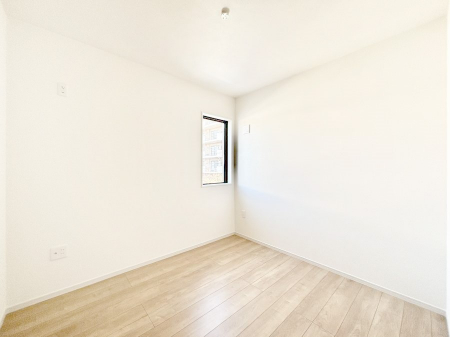 �Q���@�����`Bed Room�`�@�������������̂��ˌ��Ẵ����b�g�ł��B���Ƒ������������ƂŎ苷�Ɋ����Ă����Z�܂����ˌ��Ăł͊e�����v���C�o�V�[��ۂ��Ƃ��ł��܂��B�Z�܂��ɂ�Ƃ肪���܂�S�������b�N�X�ł��܂���