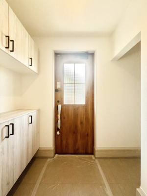 ց@`Entrance`@Ƃ̒łql}ŏ̏ꏊł錺ւ́AƂ̈ۂ̂̂łILxȌ֎[ŁAYɕۂƂo܂􌺊ւɂ͂Ղ[̉ʔI