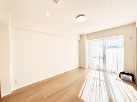 ���̑����ρ@�o���R�j�[���J�������v���X���Ă����m��