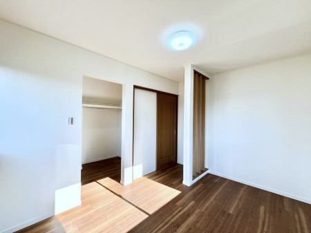 �Q���@�E�H�[�N�C���N���[�[�b�g�����邨�����B�G�߂��Ƃ̓���ւ����s�v�ŕ֗��ł��I