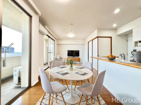 rO@͋Ĉkcj͉Ƒ݂Ȃ̉Kԁ@ƋCGł  