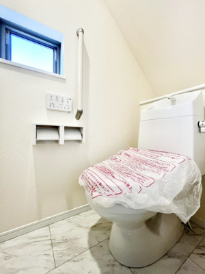 �g�C���@������A�������`Toilet�`�@�������̂��鐅����g�C���̓E�H�V�����b�g�t���ł����g�C���͖����g�킴��𓾂Ȃ����́B����������ۂ������ł��ˁB�g�C����2��������̂Œ��̍��G���ɕ֗��ł��I