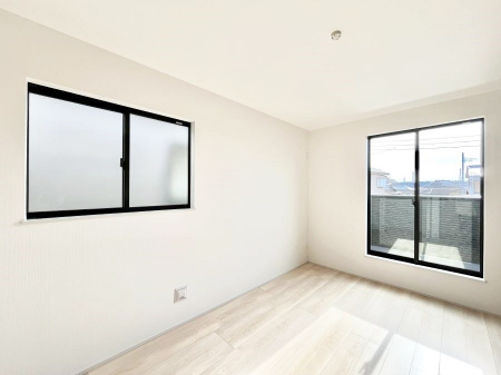 �q�������@������A�������`Bed Room�`�@�}���V�����ƈႢ�������������̂��ˌ��Ẵ����b�g�ł��B���Ƒ������������ƂŎ苷�Ɋ����Ă����Z�܂����ˌ��Ăł͊e�����v���C�o�V�[��ۂ��Ƃ��ł��܂��B