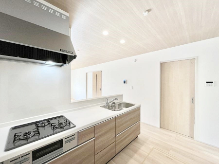 �L�b�`���@������A�������`Kitchen�`�@�u���������͉�����낤�v����ȃL�b�`���Ȃ�v�������藿�����ł����Ⴂ�܂��B�L�b�`������̓��r���O����]�ł��܂��B�Ƒ����Ȃ��邨�Ƃ������ɂ������܂��B