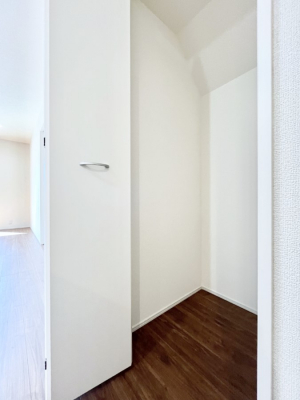 ���̑����ρ@���r���O���[�B�����Ɏ��[������ƕ����W�܂�LDK���X�b�L���Еt�������ł��ˁB  