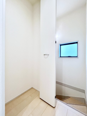 ���̑����ρ@�L�����[�B�|�������G�߂̏��������[���邱�Ƃ��ł��܂��B