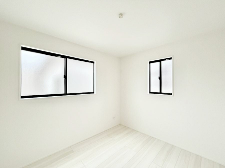 ���̑����ρ@�����`Bed Room�`�@2�ʍ̌����m�ۂ������邢�����́A���ʂ����ǂ��A��ϋ��S�n�̗ǂ���ԂƂȂ��Ă���܂��B�u�₩�ȕ��������ċN���钩�́A���K�����̎n�܂�ɁI���������ʕ����ƂĂ��ǂ��Z�܂���