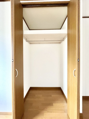 ���[�@�����Ղ�̎��[�X�y�[�X�ŉ��K�ɕ�点���� 