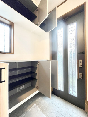 ���̑����ρ@�����Ղ���[�ł���V���[�Y�{�b�N�X�ŉƑ��S���̌C���A���ւ�������B  