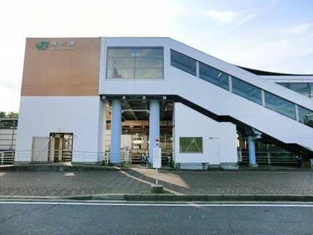 ���ӊ��@�w 1600m JR�����{������w