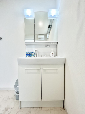 ʑEʏ@邢ʏ͖̐gxxyłႢłB