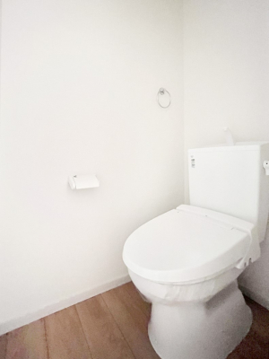 �g�C���@�������P�������`Toilet�`�@�������̂��鐅����g�C���̓E�H�V�����b�g�t���ł����g�C���͖����g�킴��𓾂Ȃ����́B����������ۂ������ł��ˁB�g�C����2��������̂Œ��̍��G���ɕ֗��ł��I