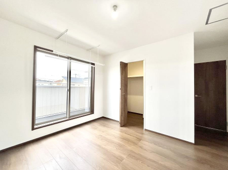 ̑ρ@`Bed Room`  ulvƂvwł肭낰QB  ̉Ǝ₨dɔꂽ̓tJtJ̃xbgŖĂBer{IĂKȍL