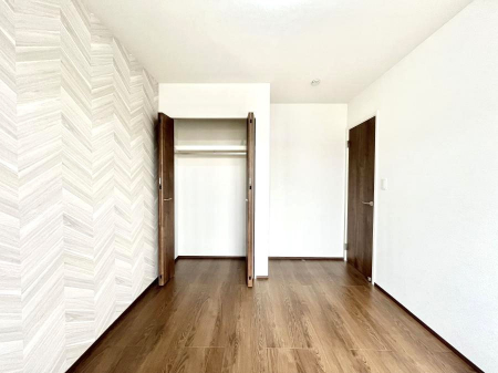 Q@`Bed Room`  Sɂ͎[N[[bgIiĝm⏬͂AGߕ̂mȂǂƐڂ܂܂B  ԂLgpł܂ˁB