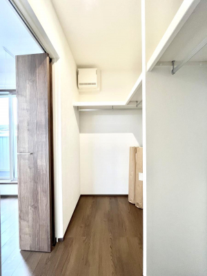 ̑@`Walk-in Closet`@KvȂ̂R[fBl[gꗗĊmFłAgxx⏀ZԂōςރEH[NCN[[bgݒu܂BƂ̒Ƃ֗Ȏ[Xy[XłB