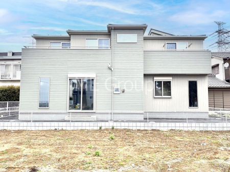 nOώʐ^@Oρ`Exterior`  ՐÂȏZnŎqĉƑɃsb^B  ̂UKȗ΂Ɍb܂ꂽGAŁARɕ܂ꂽ₩ȕ炵邽߂́AƂ肠ZĂ܂B