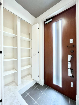 ց@`Entrance`@ւ͉Ƃ̊Ƃ܂䂪Ƃ̃ZX肰Ȃ閣͂錺֑ÿ݂BAxɉƑقƂłSn悢ԑ؂łˁ