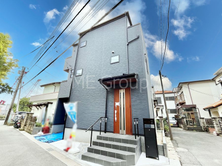 nOώʐ^@Oρ`Exterior`  ՐÂȏZnŎqĉƑɃsb^B  ̂UKȗ΂Ɍb܂ꂽGAŁARɕ܂ꂽ₩ȕ炵邽߂́AƂ肠ZĂ܂B