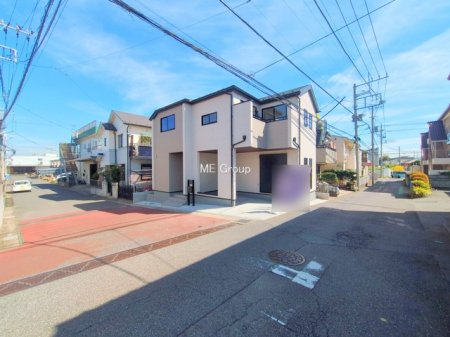 nOώʐ^@`Exterior`@OʓHF 6m A 4m @ẅˌĂ𒆐SƂX݂RƑAӂ͍ĂȂ̂ŁA΂̑ՐÂȎłB