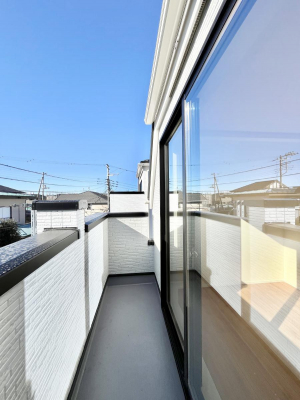 �o���R�j�[�@�����`Balcony�`�o���R�j�[�͉������z���������݁A���z�c����󕨂��C�����悭�������Ƃ��ł��܂��B  �g���₷���J���I�ȃo���R�j�[�ł����z�����������Ղ�~�蒍���A�o���R�j�[�t���Z�܂��B  