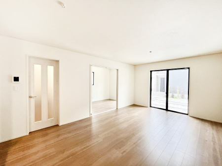 ̑ρ@a`Living`@Lȗz̏ꏊƂ炵B邱̋Ԃ݂͂Ȃ̏Ί炪WꏊAYA邱Ƃ̂Ȃ킢ȂbyގԁA̎vԂꏊB