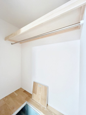 ̑@EH[NCN[[bgtŐԂLpł܂B