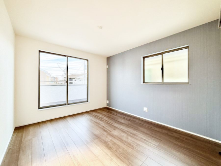 ���̑����ρ@������B�������`Bed Room�`�@�}���V�����ƈႢ�������������̂��ˌ��Ẵ����b�g�ł��B���Ƒ������������ƂŎ苷�Ɋ����Ă����Z�܂����ˌ��Ăł͊e�����v���C�o�V�[��ۂ��Ƃ��ł��܂��B