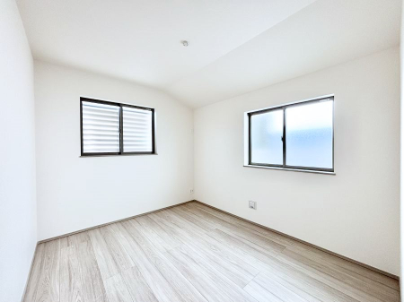 �Q���@������A�������`Bed Room�`�@2�ʍ̌����m�ۂ������邢�����́A���ʂ����ǂ��A��ϋ��S�n�̗ǂ���ԂƂȂ��Ă���܂��B�u�₩�ȕ��������ċN���钩�́A���K�����̎n�܂�ɁI���������ʕ����ƂĂ��ǂ��Z�܂���