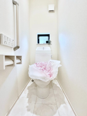 �g�C���@������D�������`Toilet�`�@�Y��E�X�b�L���E���K�ȃE�H�V�����b�g�t�g�C���ł��낰���Ԃł��B�̌������薾�邭�A���K��ԂƂȂ��Ă���܂��������g���ꏊ�����炱���̔z���ł��I