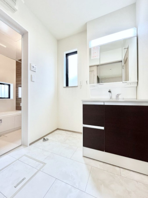 ���̑��@�������̂�����K��Ԃł��B�����̐g�x�x���C�����ǂ����g�������܂��B 