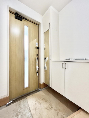 ���ց@�������Q�������`Entrance�`�@�Ƃ̒��ł��q�l���}����ŏ��̏ꏊ�ł��錺�ւ́A�Ƃ̈�ۂ��̂��̂ł��I�L�x�Ȍ��֎��[�ŁA����Y��ɕۂ��Ƃ��o���܂��􌺊ւɂ͂����Ղ���[�̉��ʔ��������I