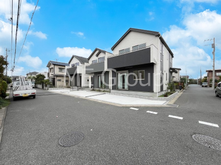 nOώʐ^@Oρ`Exterior`OʓHF 쓌 5.9m Ak 5.86m @OʓH͊ՐÂȏZn͂Ԓʂ̏ȂHBs_Enŵ]́ACyɂ₢킹I