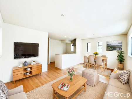 rO@C`Living`@Ƒ̐HĉقAqǂV΂AFl肷LDK͏Z܂̒SBԉ߂ꏊA̋Ԃ͏Z܂Ŝ̋SnE܂B  ƋCGł