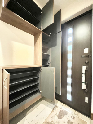 ���̑����ρ@�����Ղ���[�ł���V���[�Y�{�b�N�X�ŉƑ��S���̌C���A���ւ�������B  