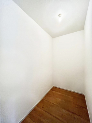 ̑@EH[NCN[[bgtŐԂLpł܂B