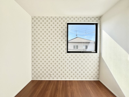 Q@`Bed Room`@Z߂䂭uقǁA肵ԂZBwKx́uƁvƁuXvƁuvaɖK邾Ɖ߂ĊĂ܂B