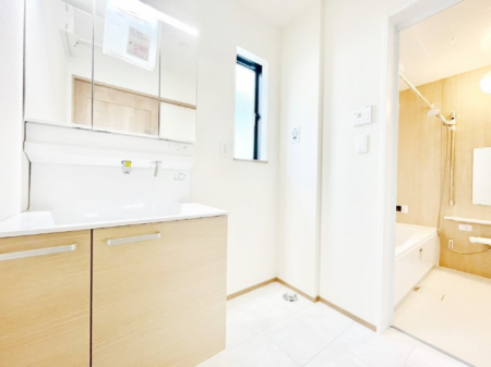 ���̑��@1���̎n�܂���S�n�悭�I�_�炩�Ȓ��̌����������鑋���������ʎ�