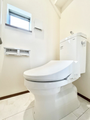 �g�C���@������1-A�������`Toilet�`�@�Y��E�X�b�L���E���K�ȃE�H�V�����b�g�t�g�C���ł��낰���Ԃł��B�̌������薾�邭�A���K��ԂƂȂ��Ă���܂��������g���ꏊ�����炱���̔z���ł��I