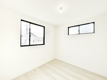 �q�������@�����`Bed Room�`�@�������������̂��ˌ��Ẵ����b�g�ł��B���Ƒ������������ƂŎ苷�Ɋ����Ă����Z�܂����ˌ��Ăł͊e�����v���C�o�V�[��ۂ��Ƃ��ł��܂��B�Z�܂��ɂ�Ƃ肪���܂�S�������b�N�X�ł��܂���