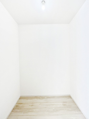 ���̑��@�����`Walk-in Closet�`�@�K�v�Ȃ��̂�R�[�f�B�l�[�g���ꗗ���Ċm�F�ł��A�g�x�x�⏀�����Z���ԂōςރE�H�[�N�C���N���[�[�b�g��ݒu���܂����B�Ƃ̒�����������Ƃ�����֗��Ȏ��[�X�y�[�X�ł��B